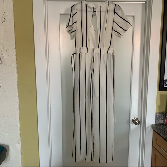 Crystal Sky White and Black Striped Jumpsuit/ Shorts/ Duster Romper--Size 7 - Picture 3 of 15